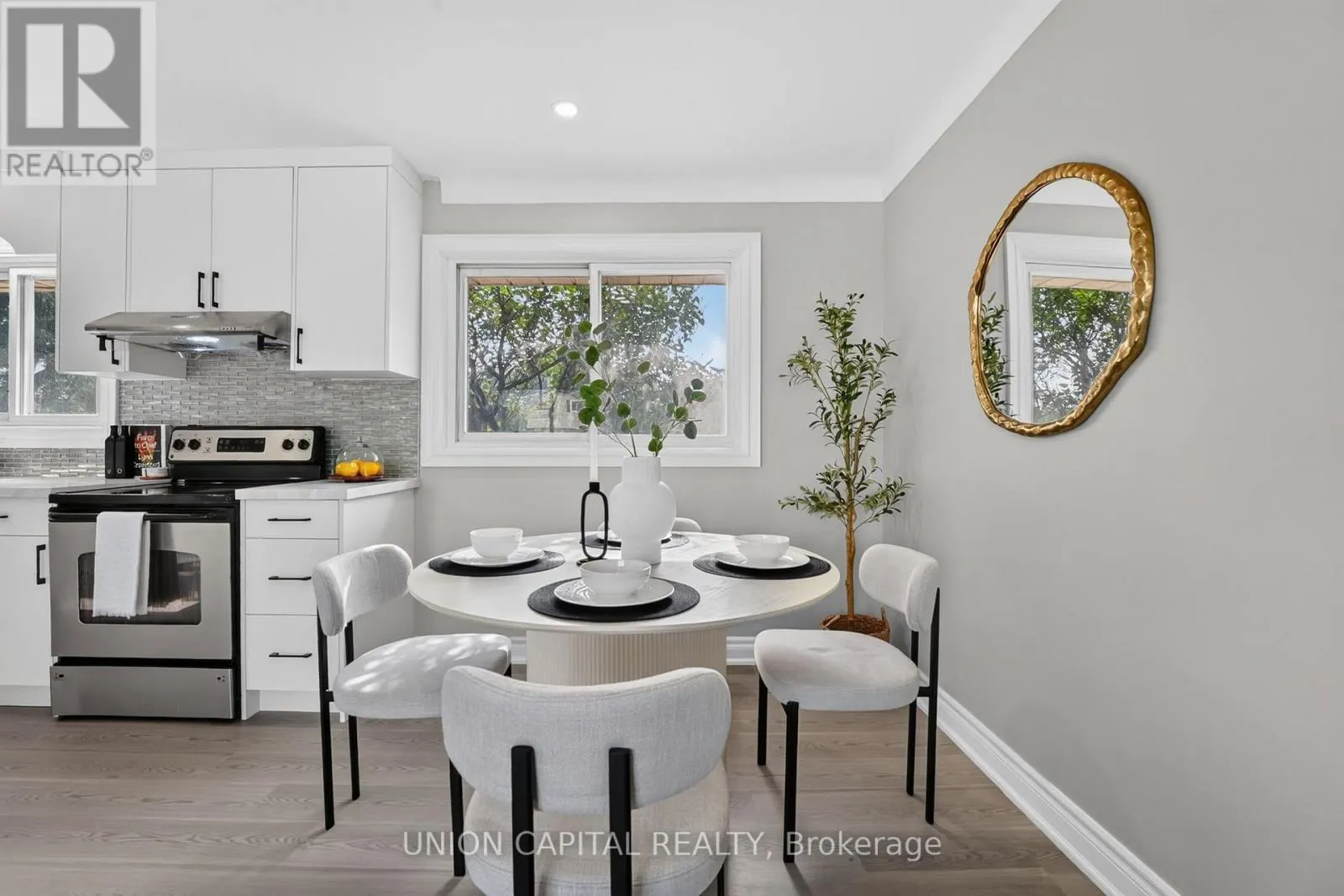 30 COLLIER ROAD N