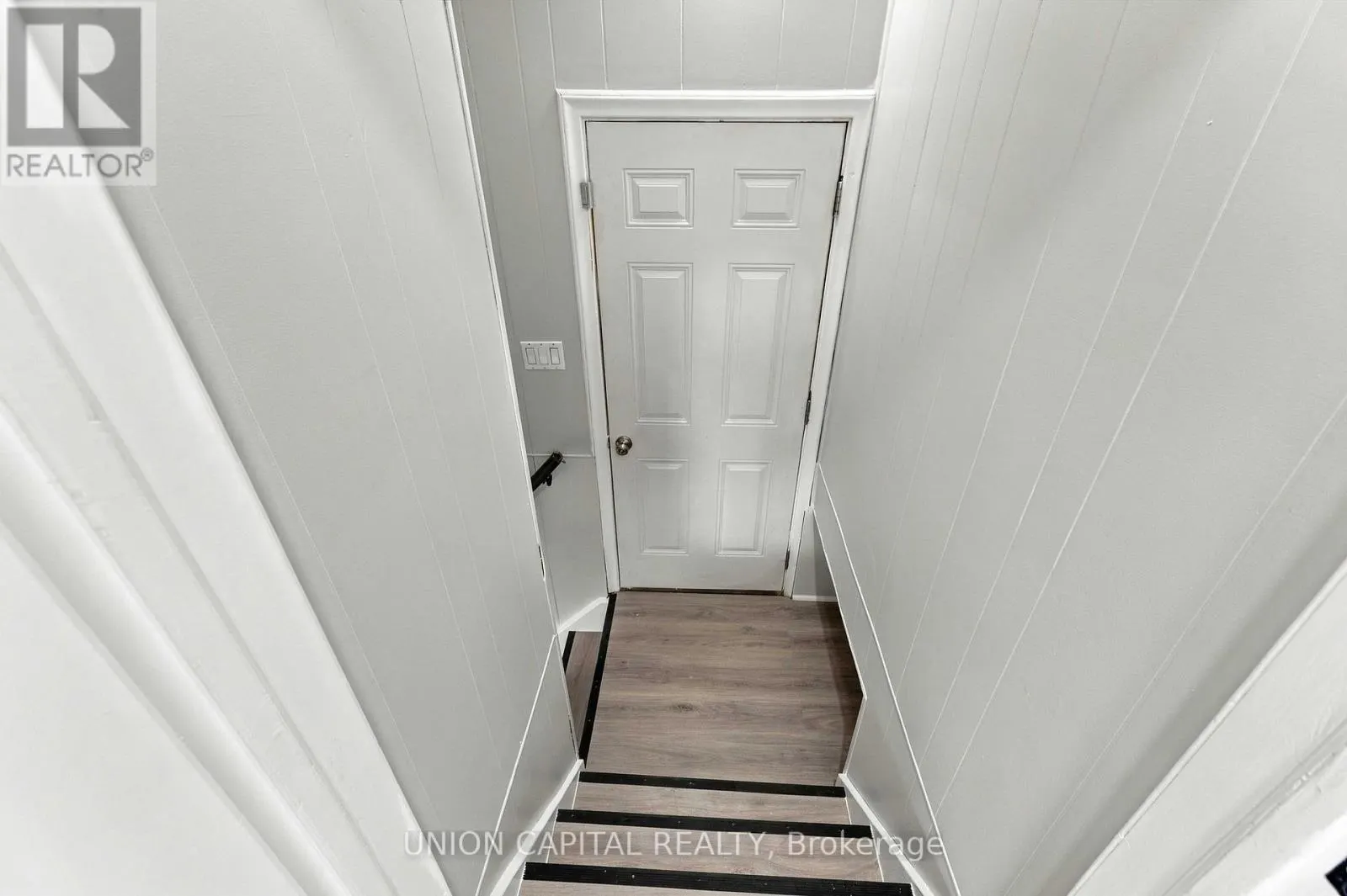 30 COLLIER ROAD N