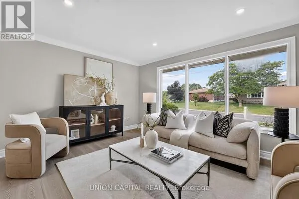 30 COLLIER ROAD N