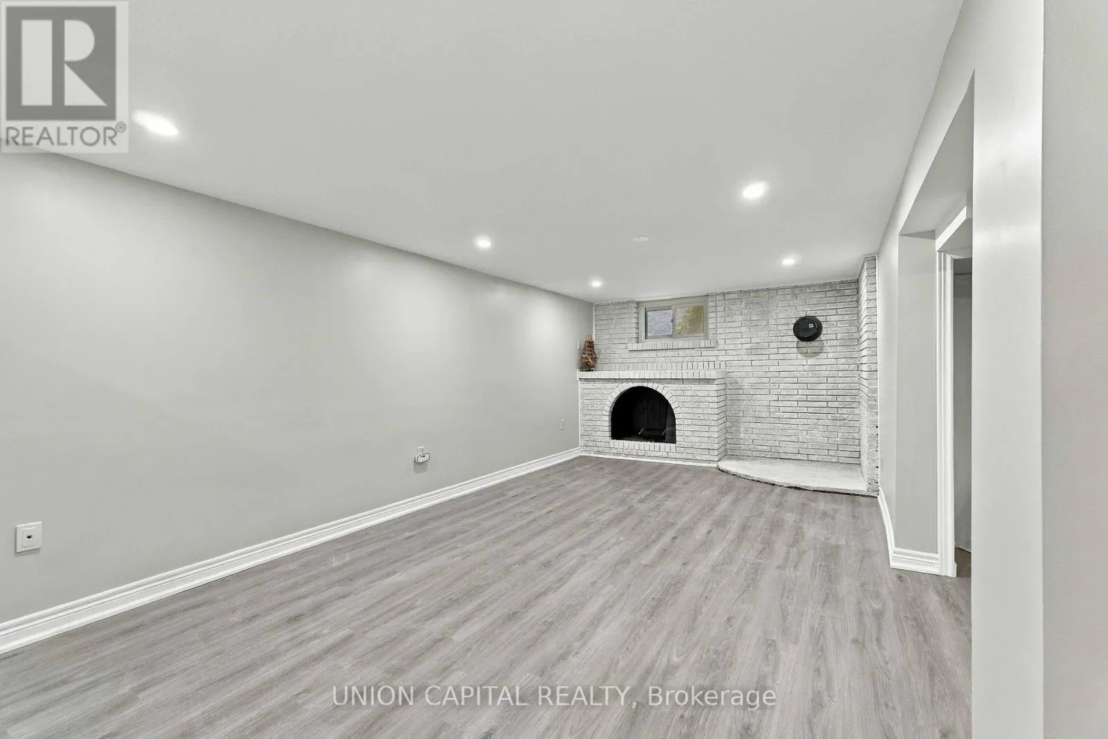30 COLLIER ROAD N