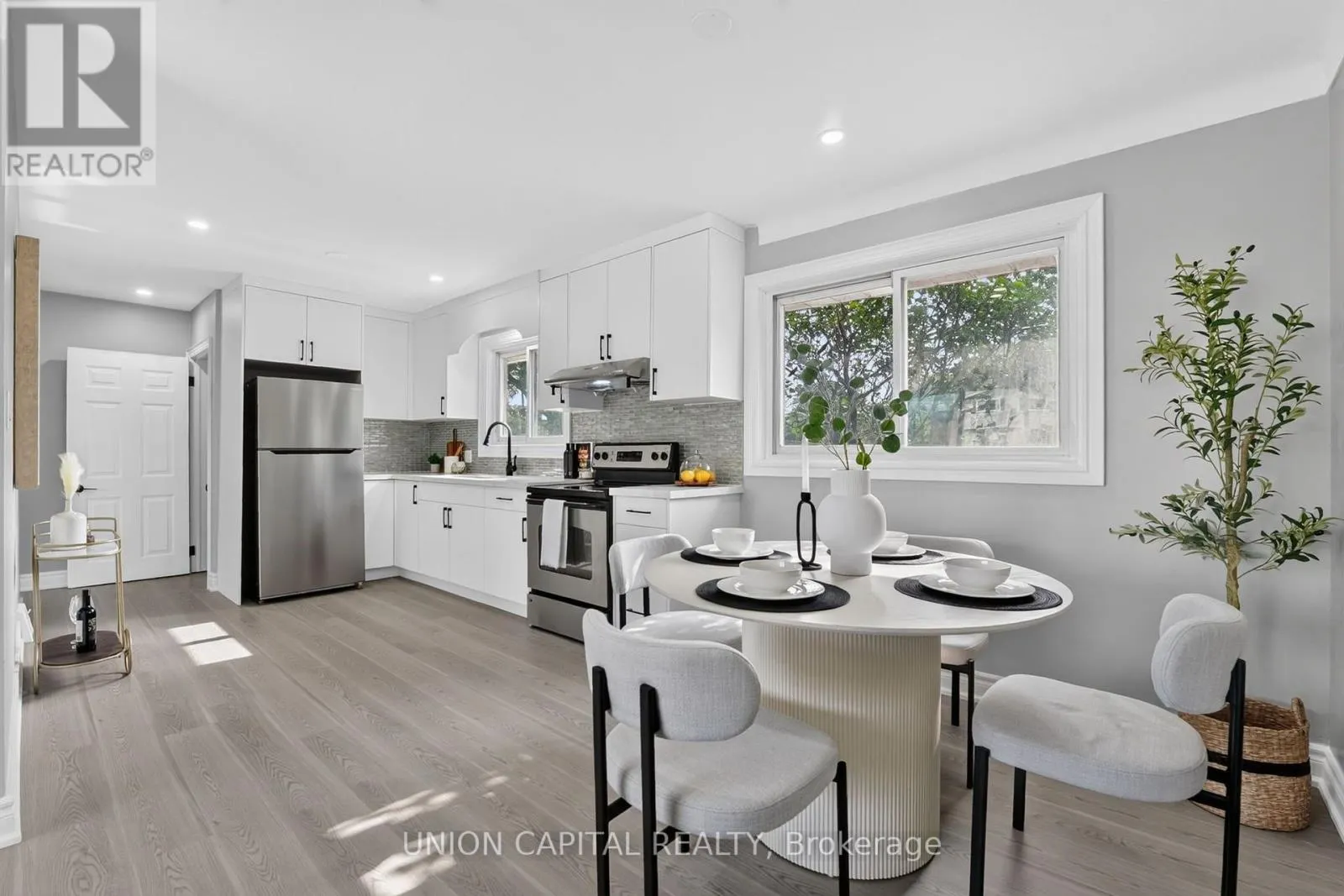 30 COLLIER ROAD N