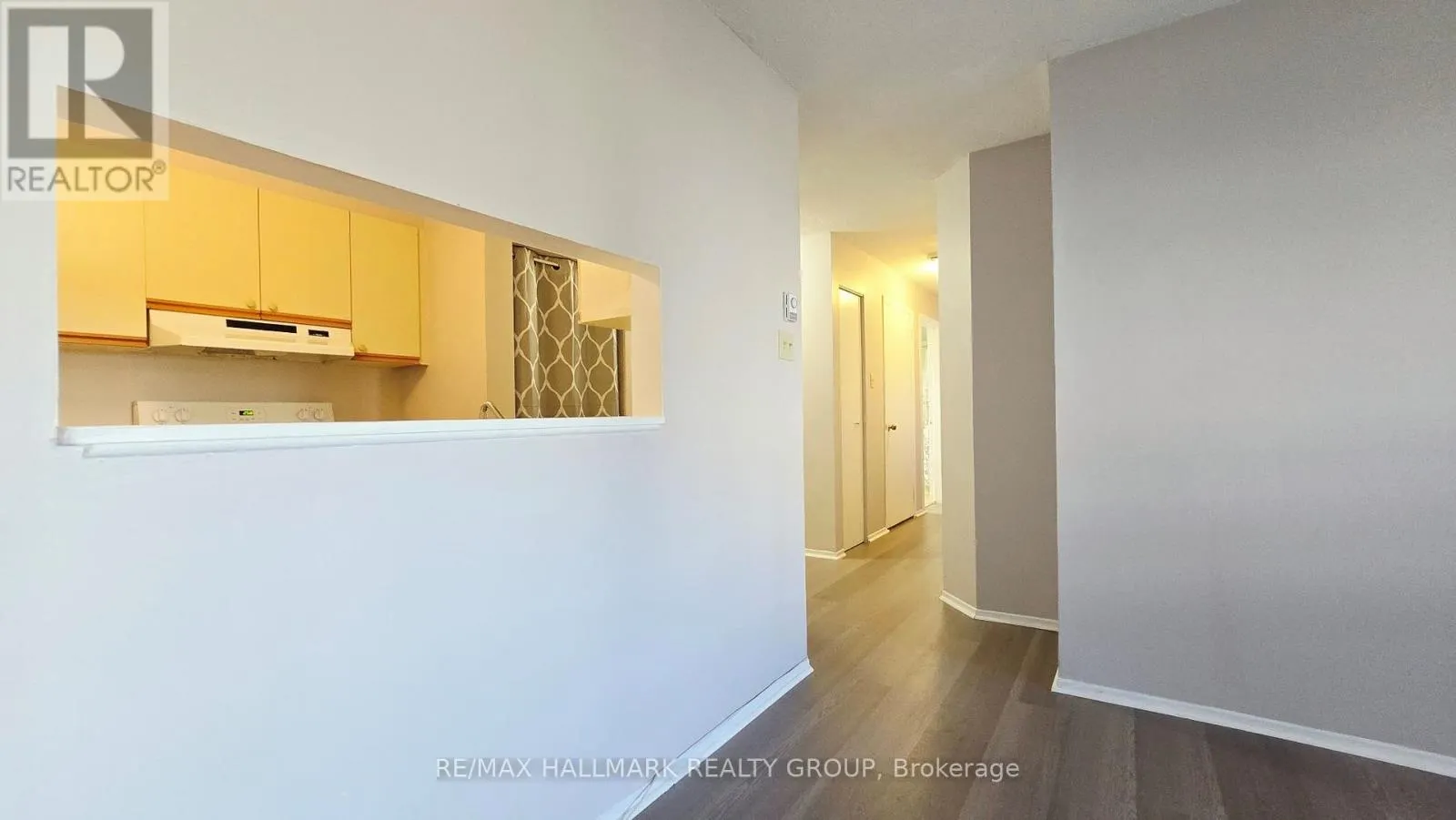 101 - 214 VIEWMOUNT DRIVE