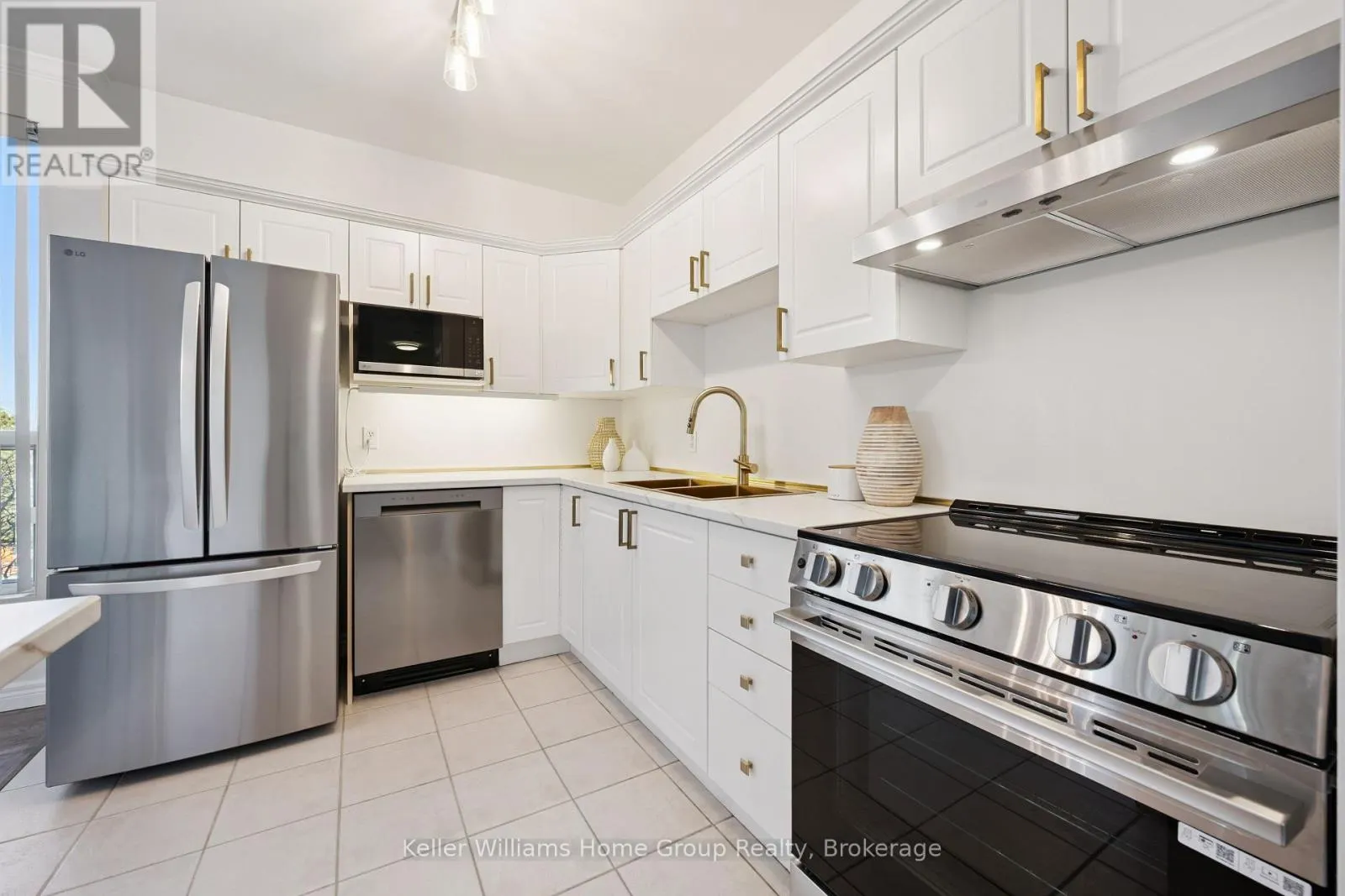 #408 - 255 KEATS WAY ##408