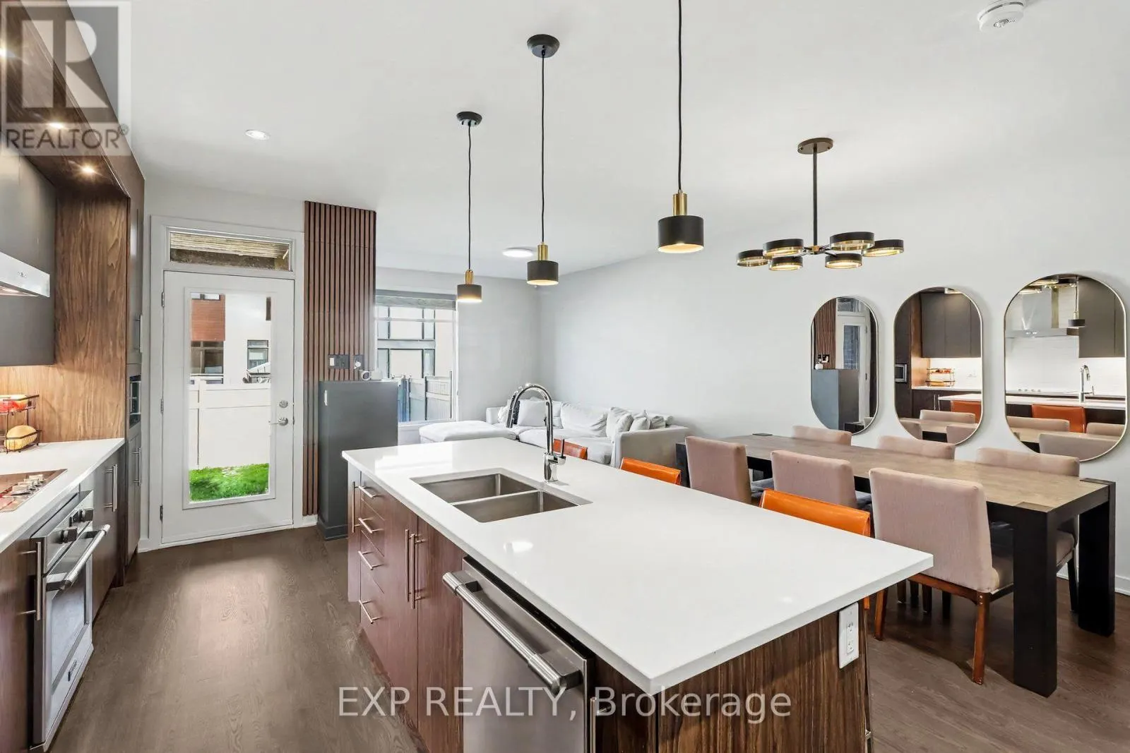 216 PISCES TERRACE