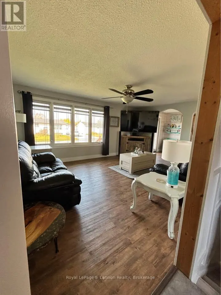 401 FOREMAN PLACE