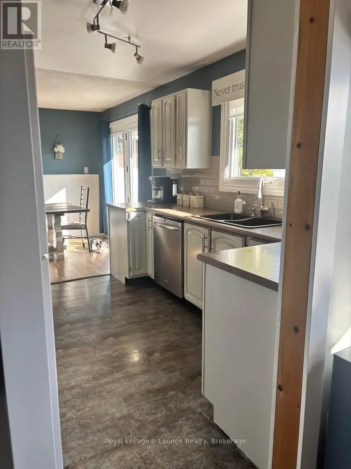 401 FOREMAN PLACE