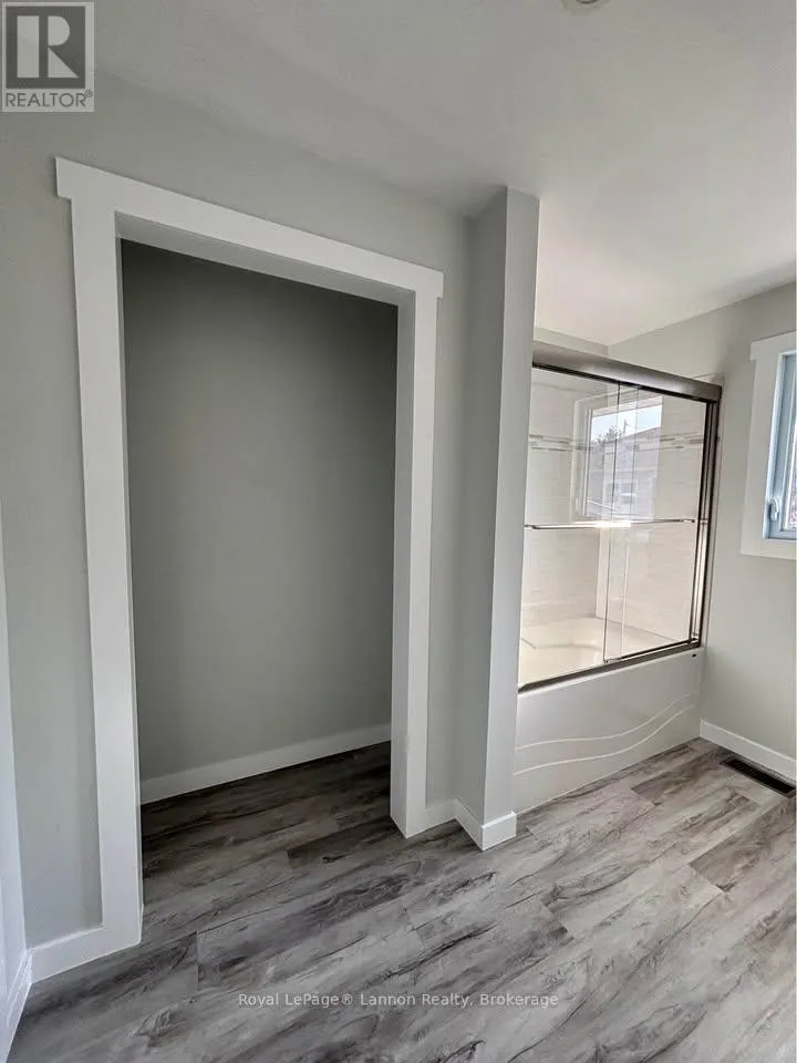 401 FOREMAN PLACE