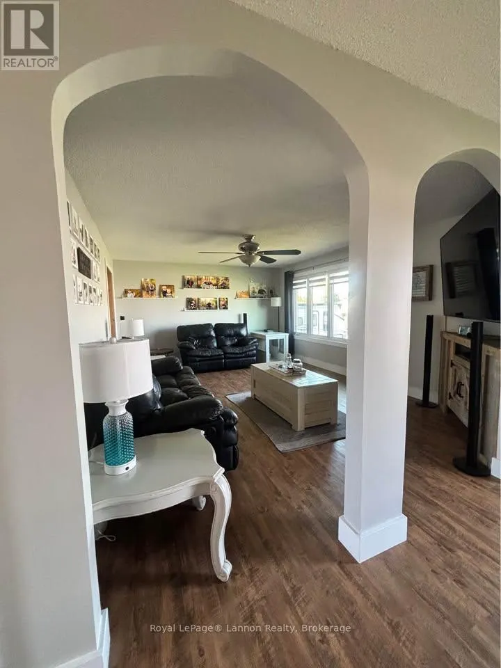 401 FOREMAN PLACE