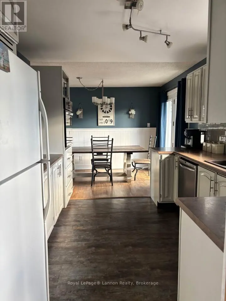 401 FOREMAN PLACE