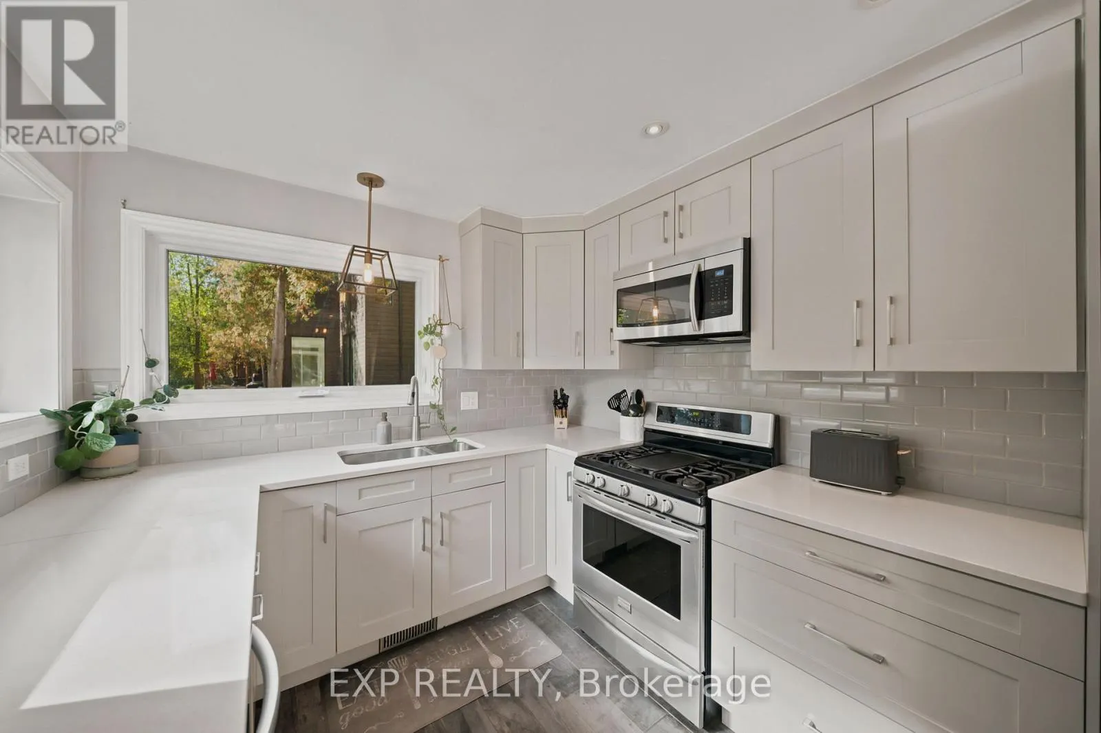 46 AVONLEA ROAD