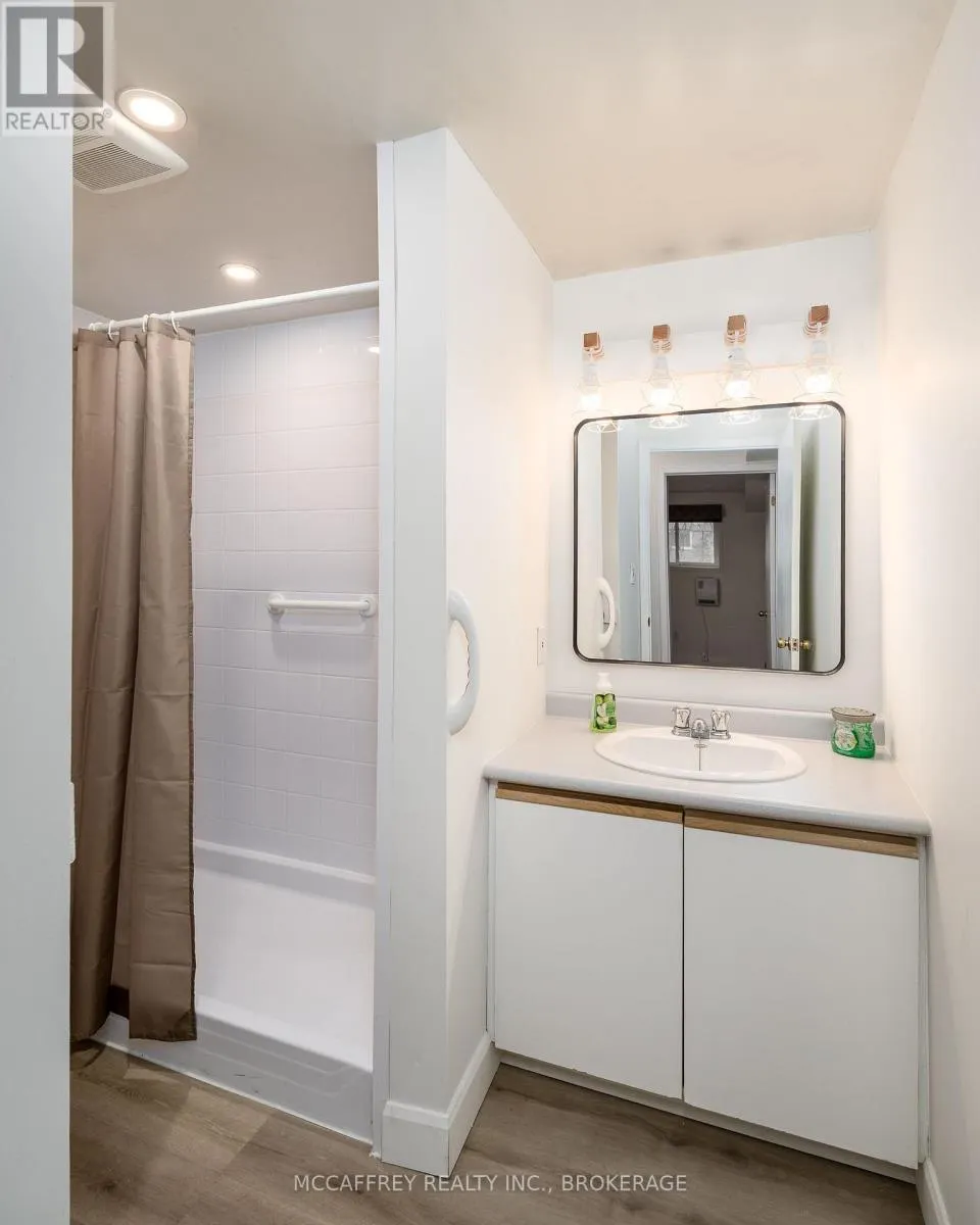 103 - 310 KINGSDALE AVENUE #103