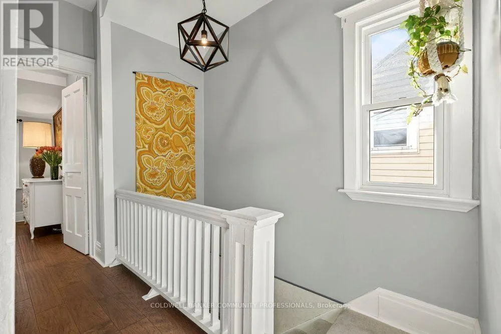 21 BAYFIELD AVENUE