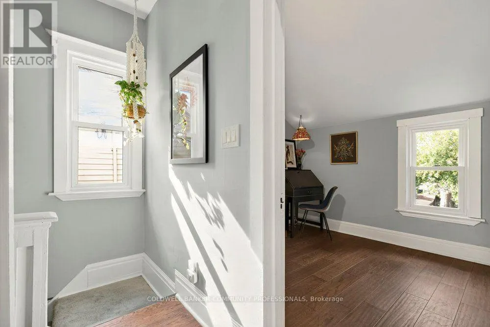 21 BAYFIELD AVENUE