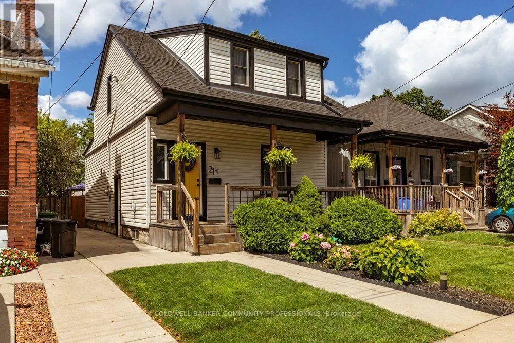 21 BAYFIELD AVENUE