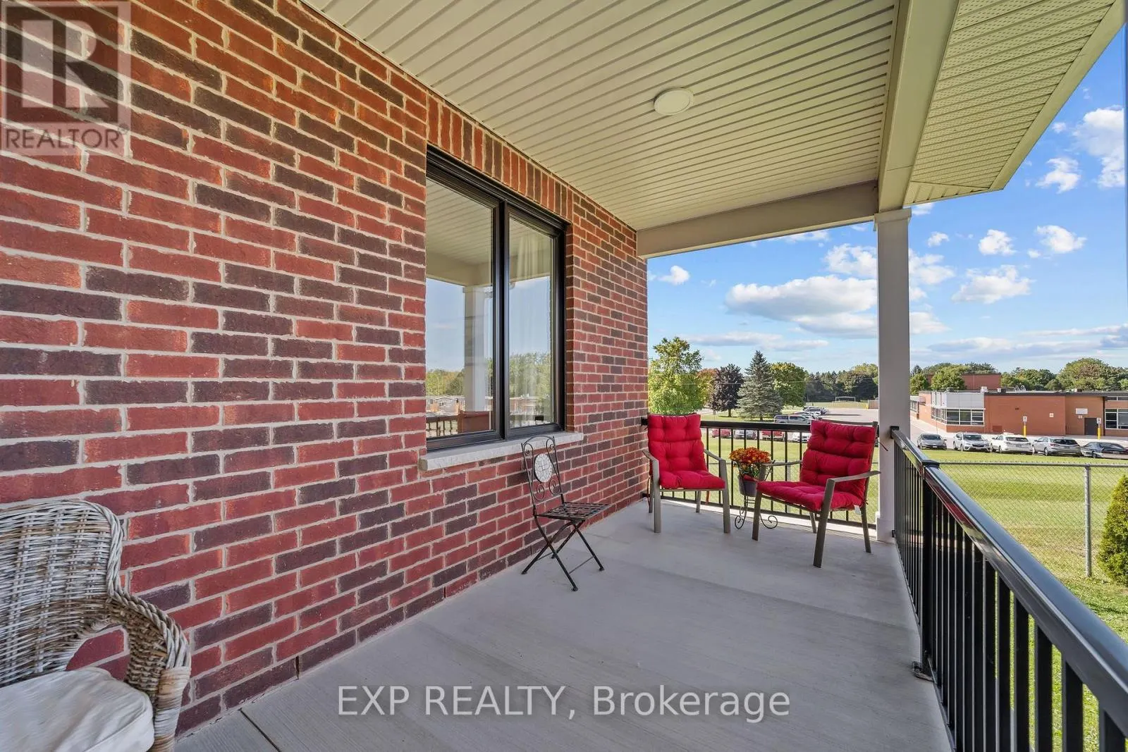 1 - 10038 OXBOW DRIVE #1