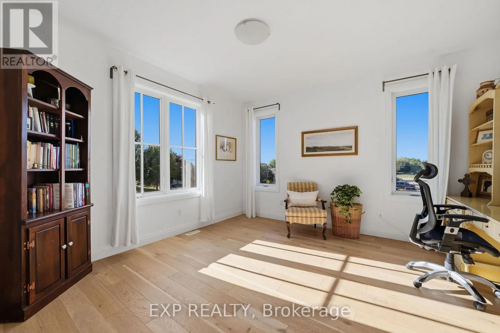 1 - 10038 OXBOW DRIVE #1
