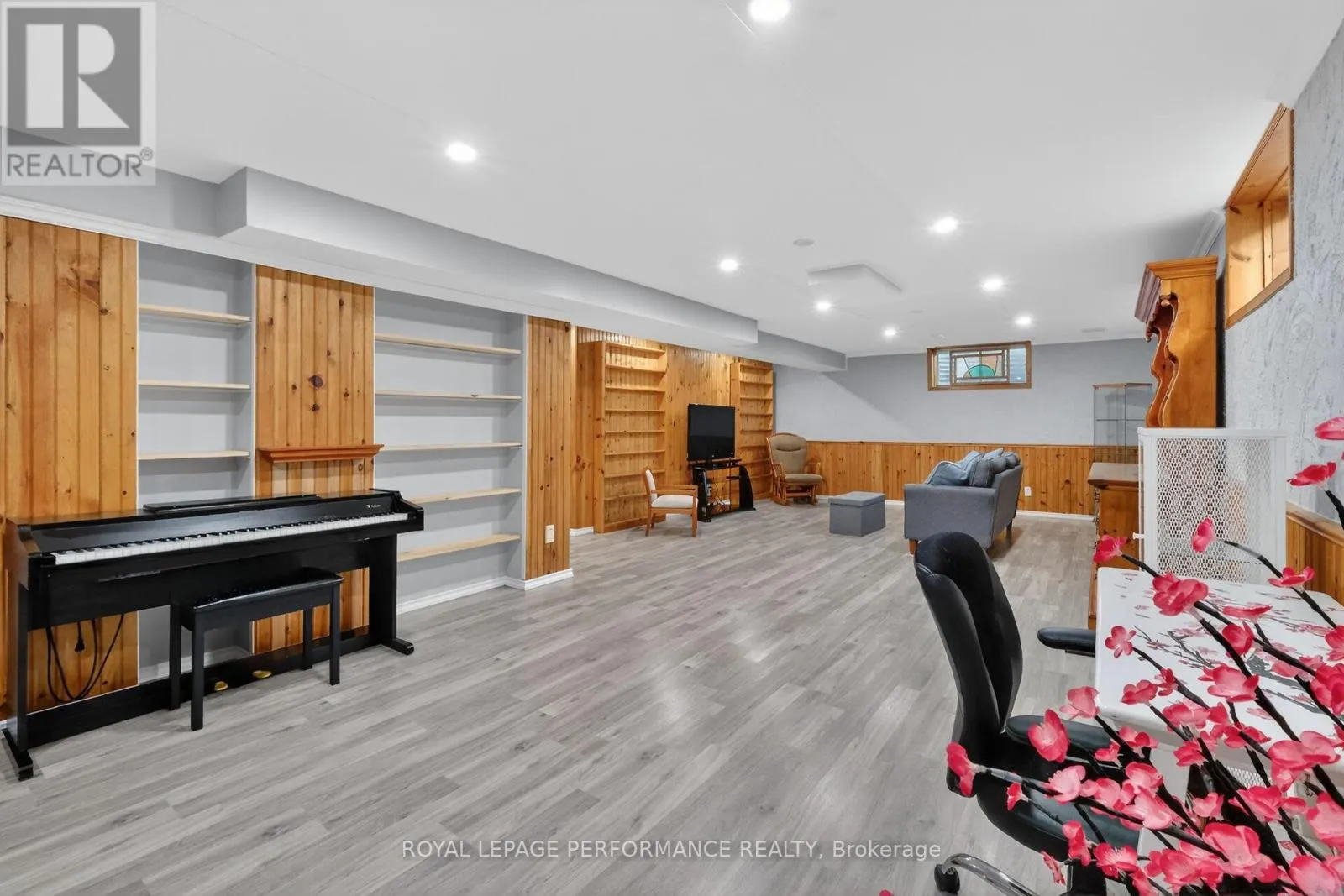 569 PRINCESS LOUISE DRIVE