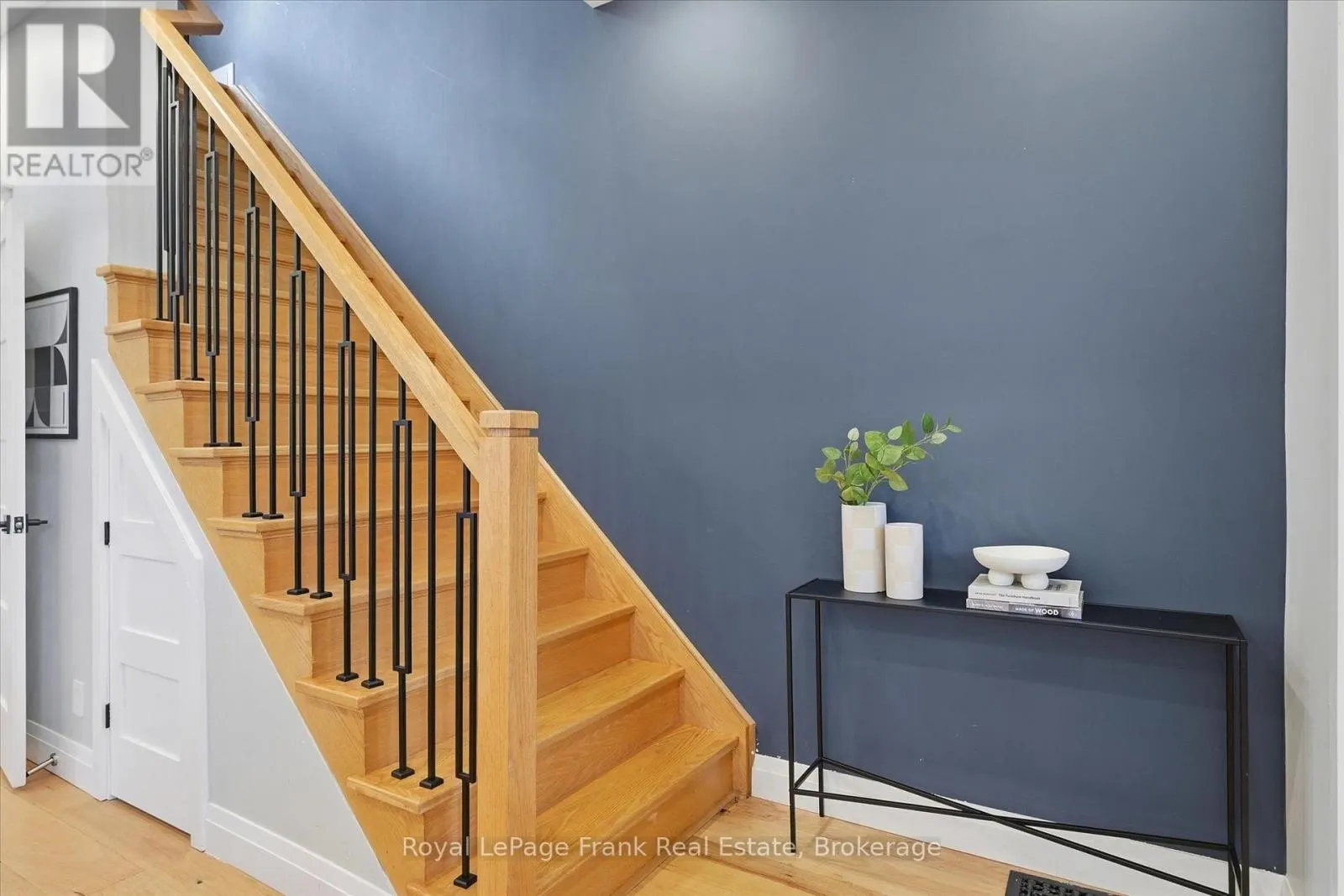 395 WALTON STREET