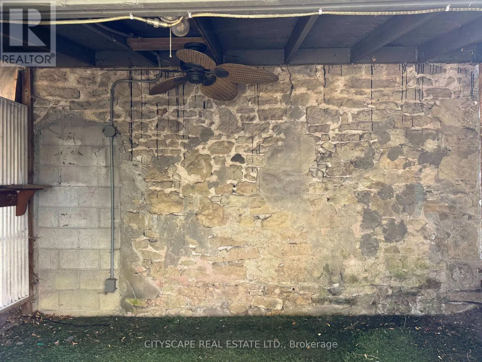 193 QUEEN STREET E
