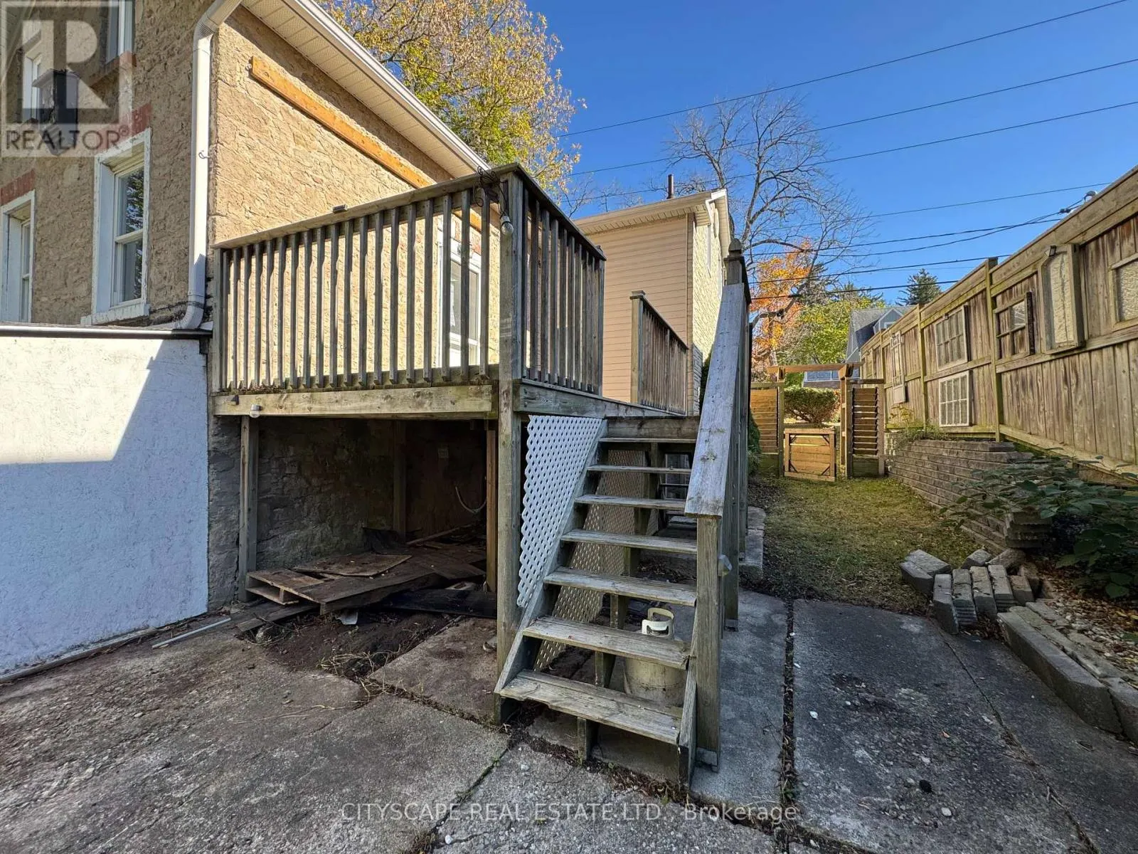 193 QUEEN STREET E