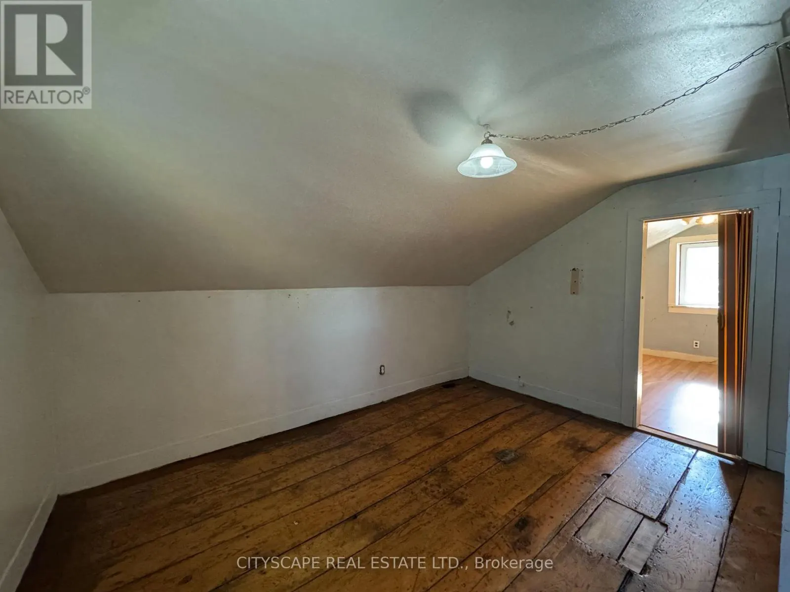 193 QUEEN STREET E