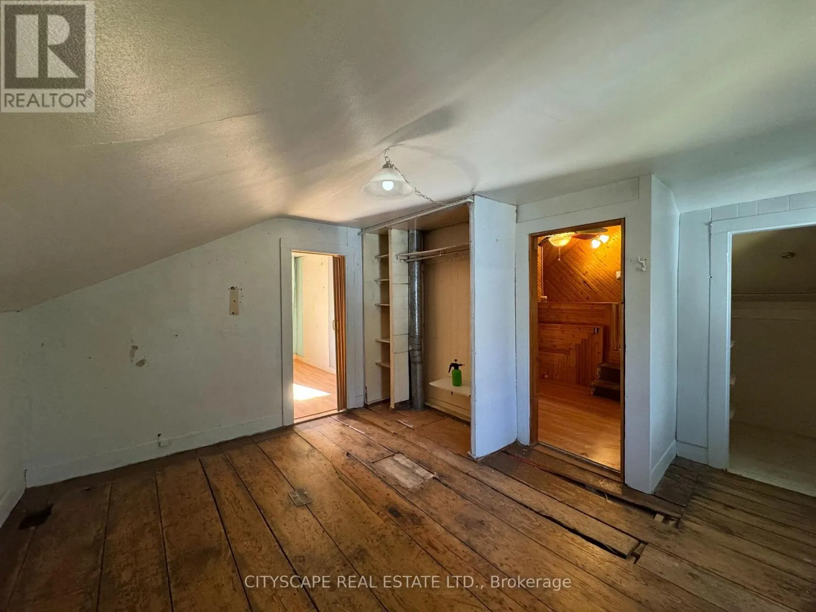 193 QUEEN STREET E