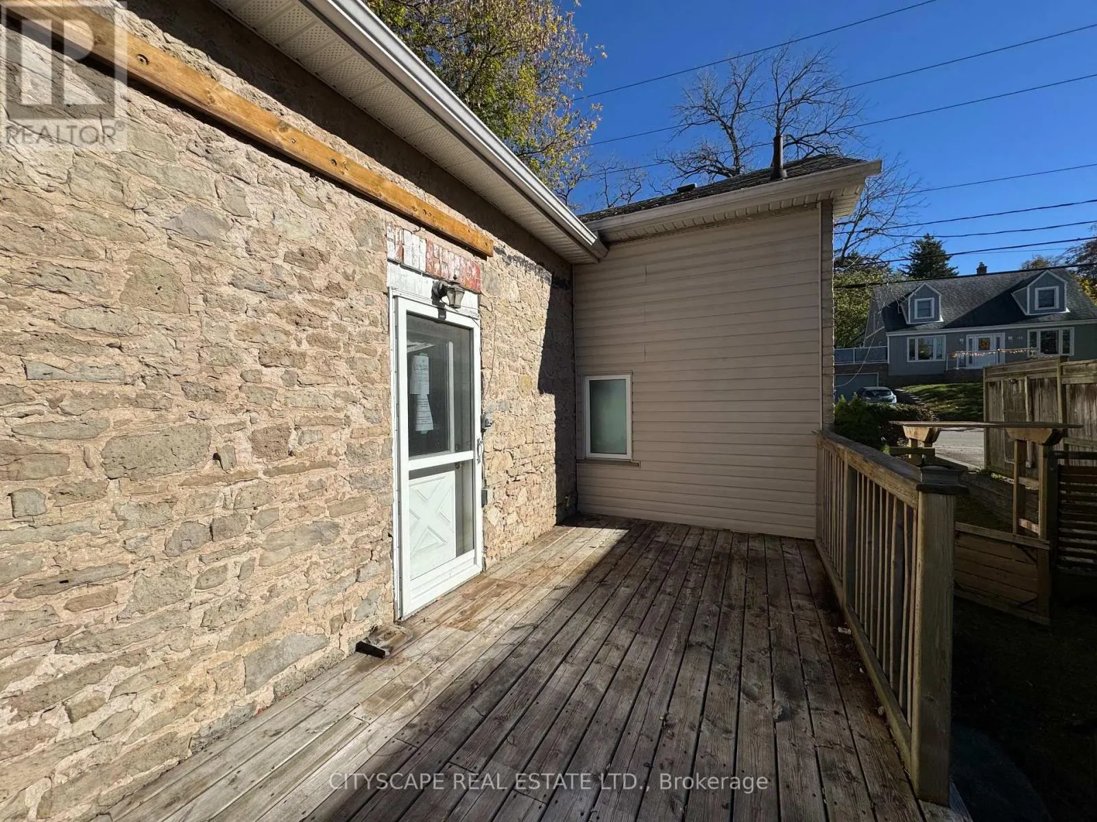 193 QUEEN STREET E