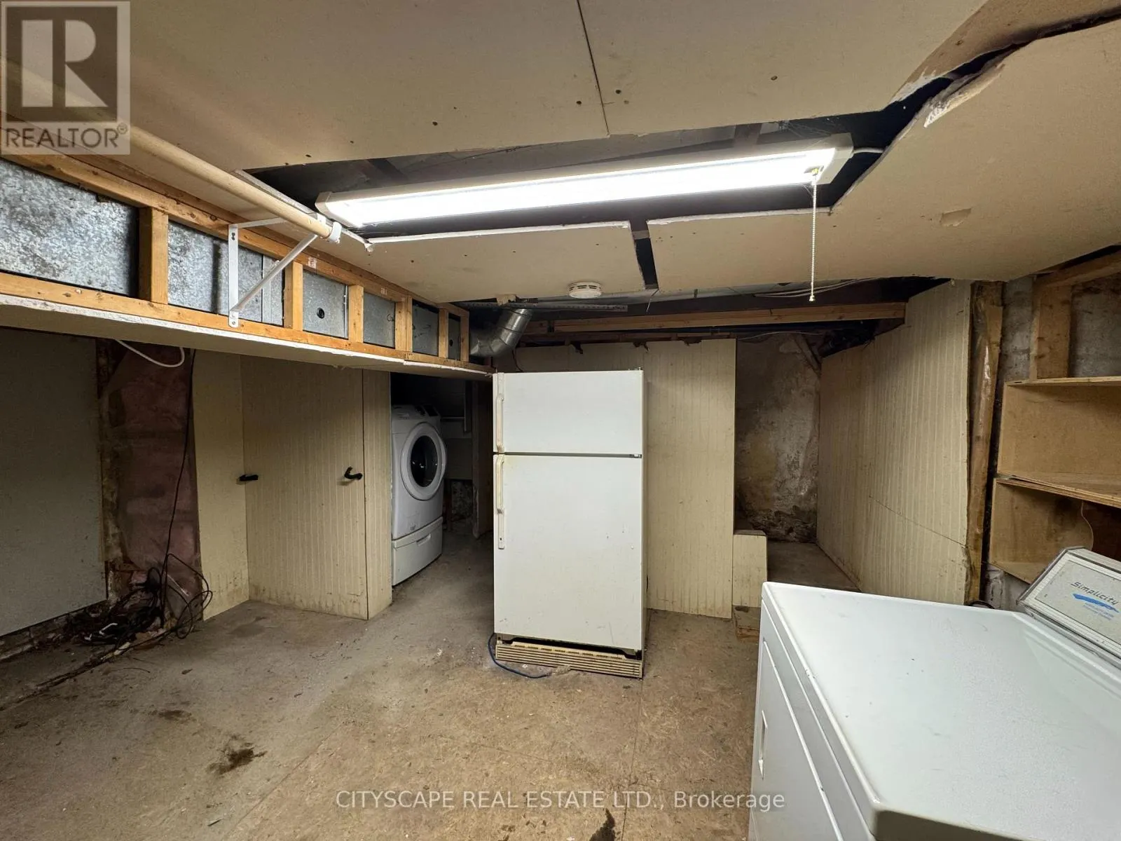 193 QUEEN STREET E