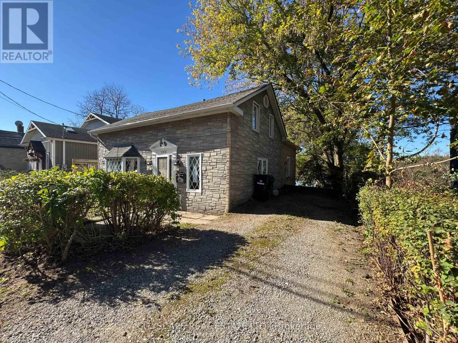 193 QUEEN STREET E