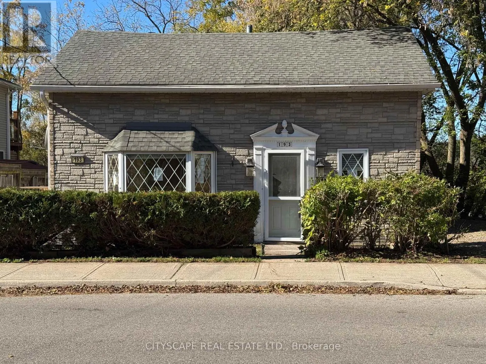 193 QUEEN STREET E