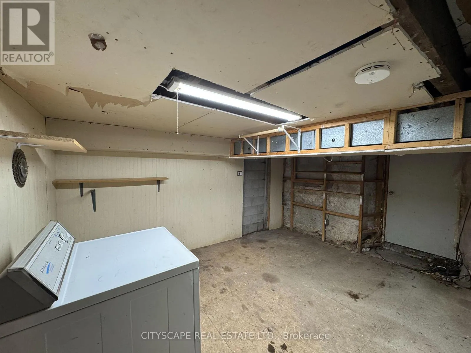 193 QUEEN STREET E
