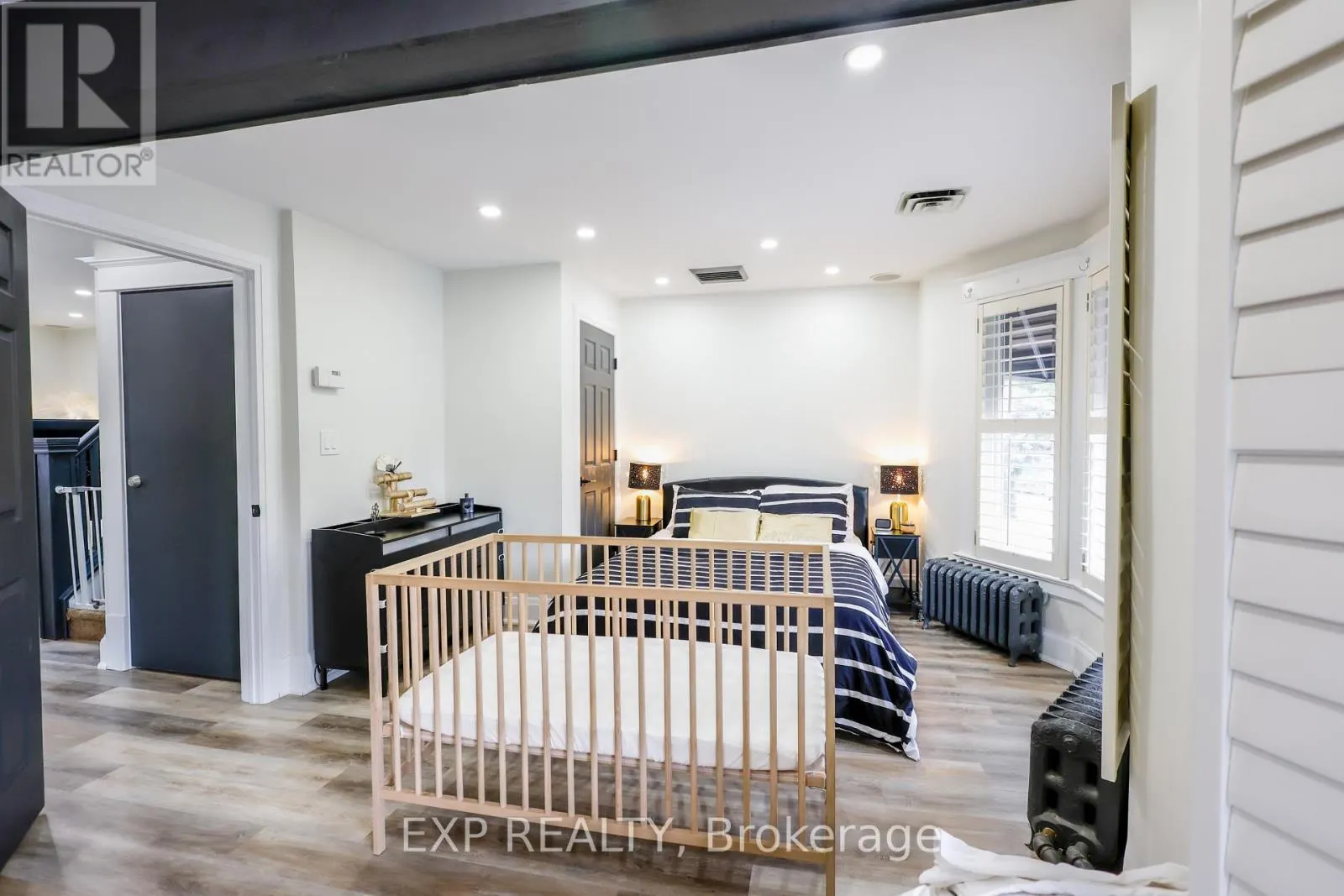 UPPER - 111 BALSAM AVENUE S