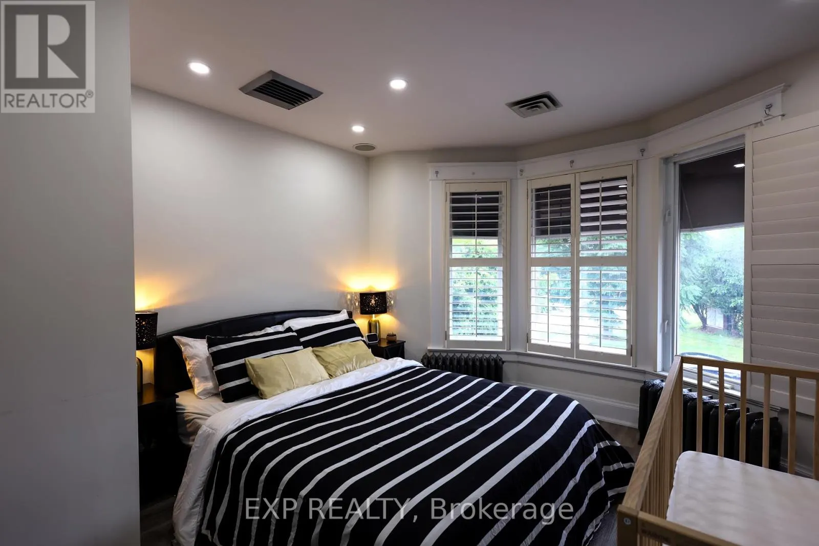 UPPER - 111 BALSAM AVENUE S