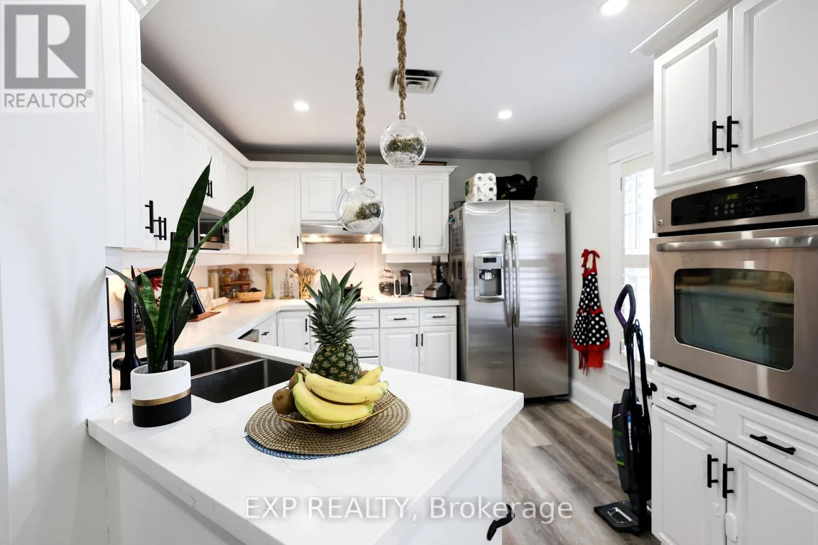 UPPER - 111 BALSAM AVENUE S