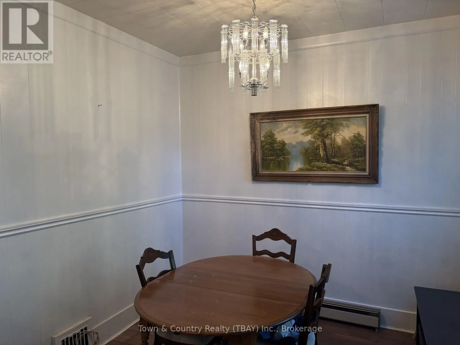 509 MAY STREET N