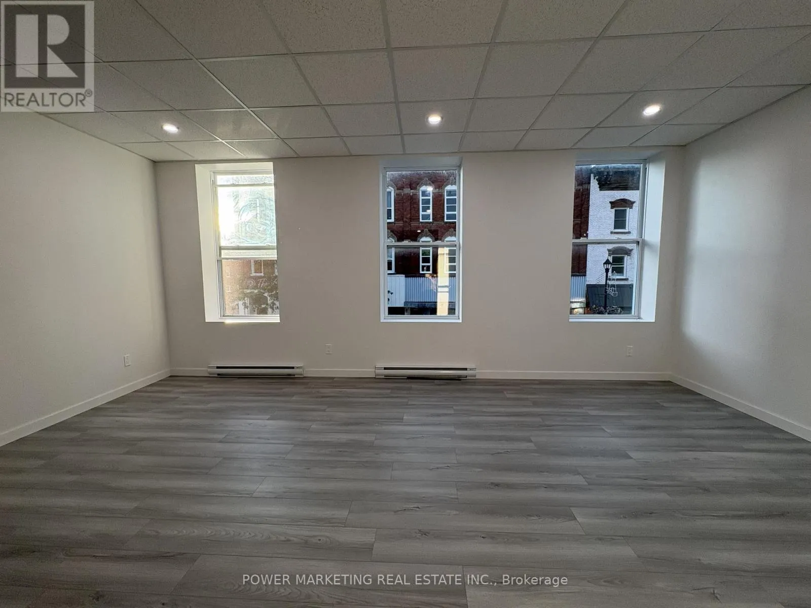 #3 - 191 KING STREET W