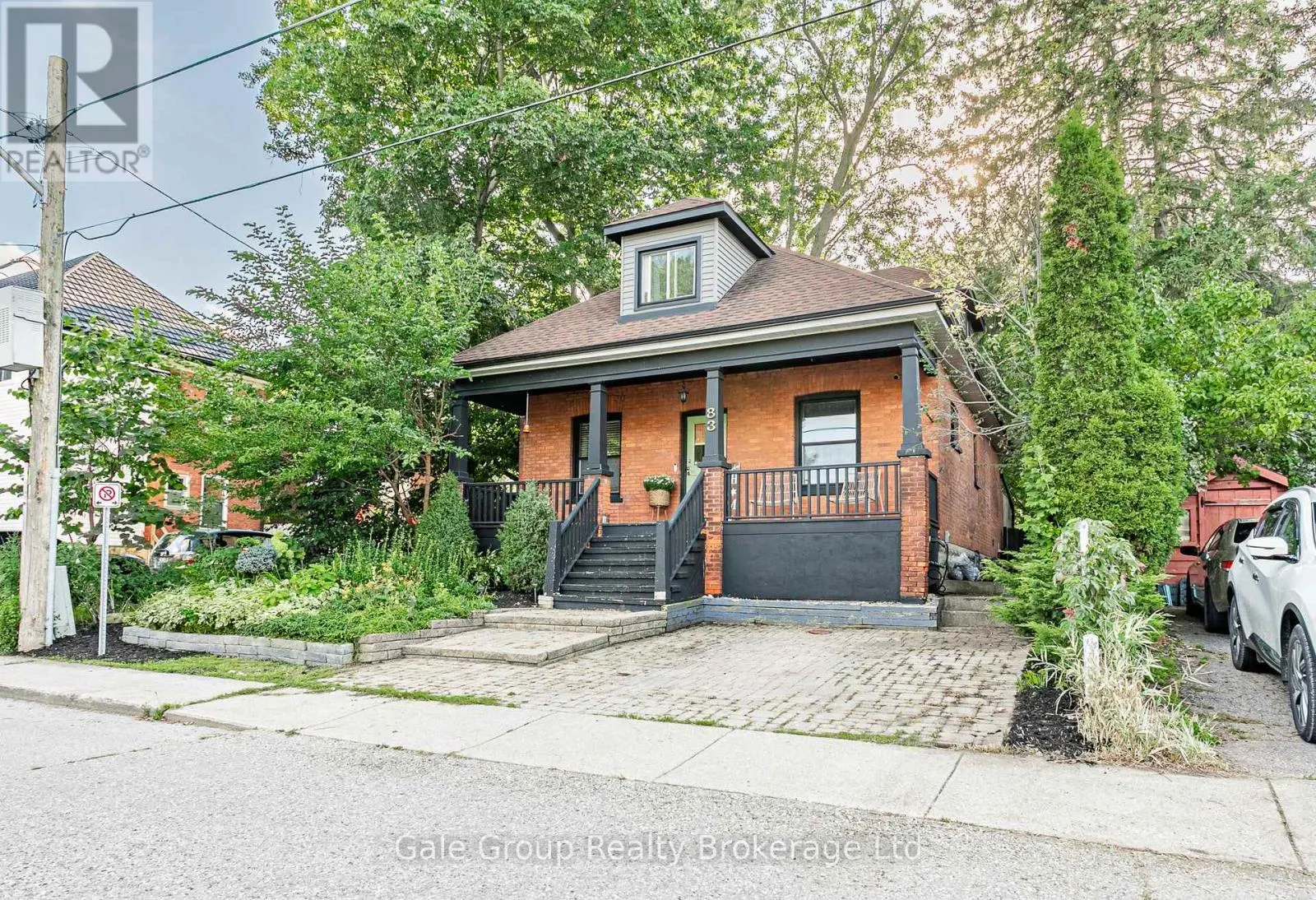 83 VICTORIA STREET N