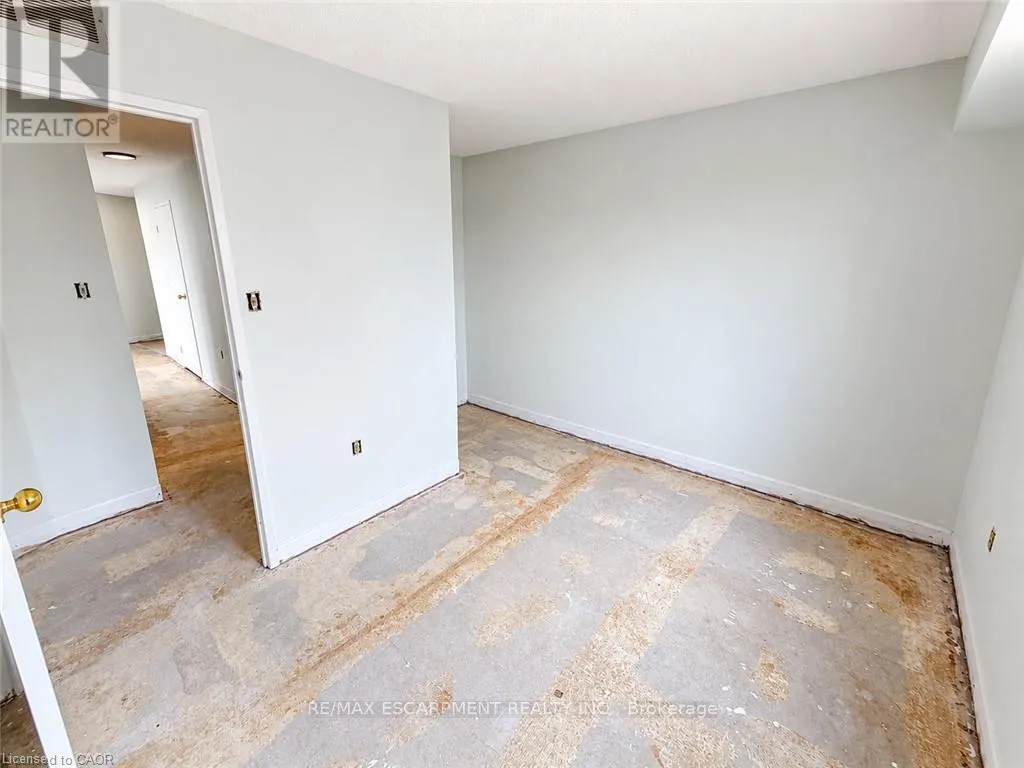 1201 - 858 COMMISSIONERS ROAD E