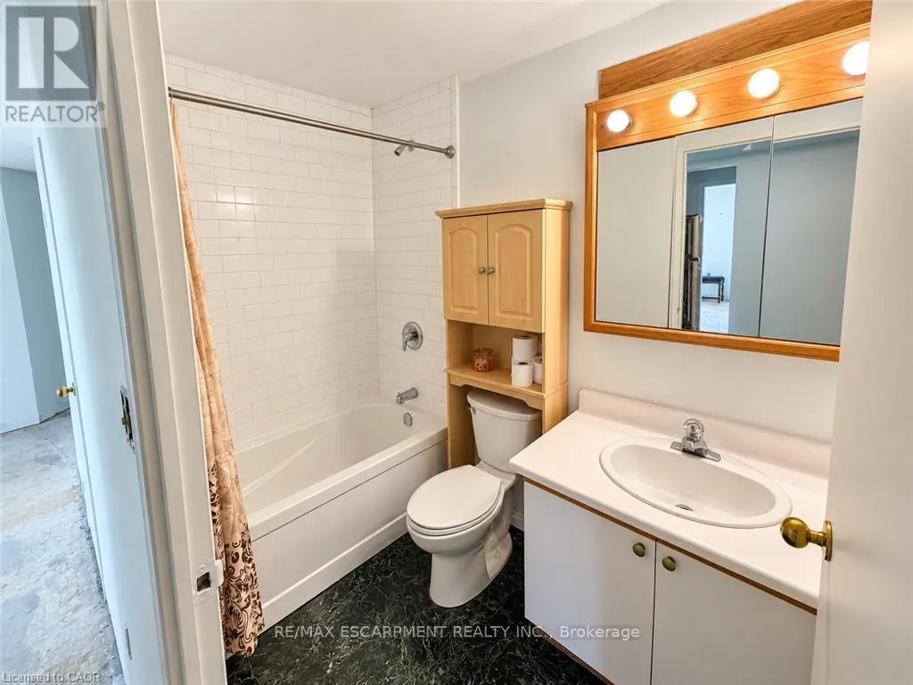 1201 - 858 COMMISSIONERS ROAD E