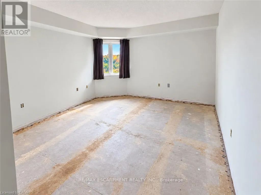 1201 - 858 COMMISSIONERS ROAD E