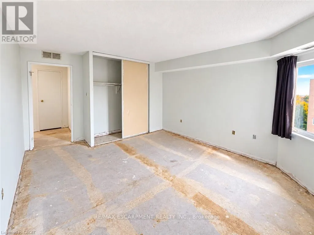 1201 - 858 COMMISSIONERS ROAD E