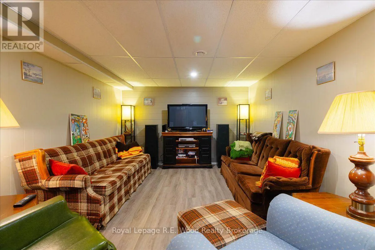 24 PARKDALE AVENUE