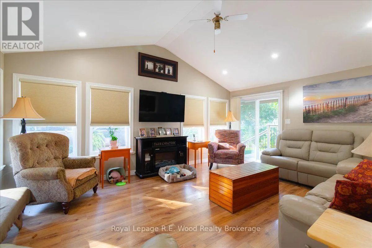 24 PARKDALE AVENUE