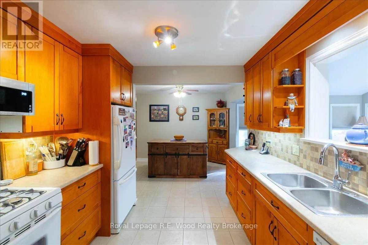 24 PARKDALE AVENUE