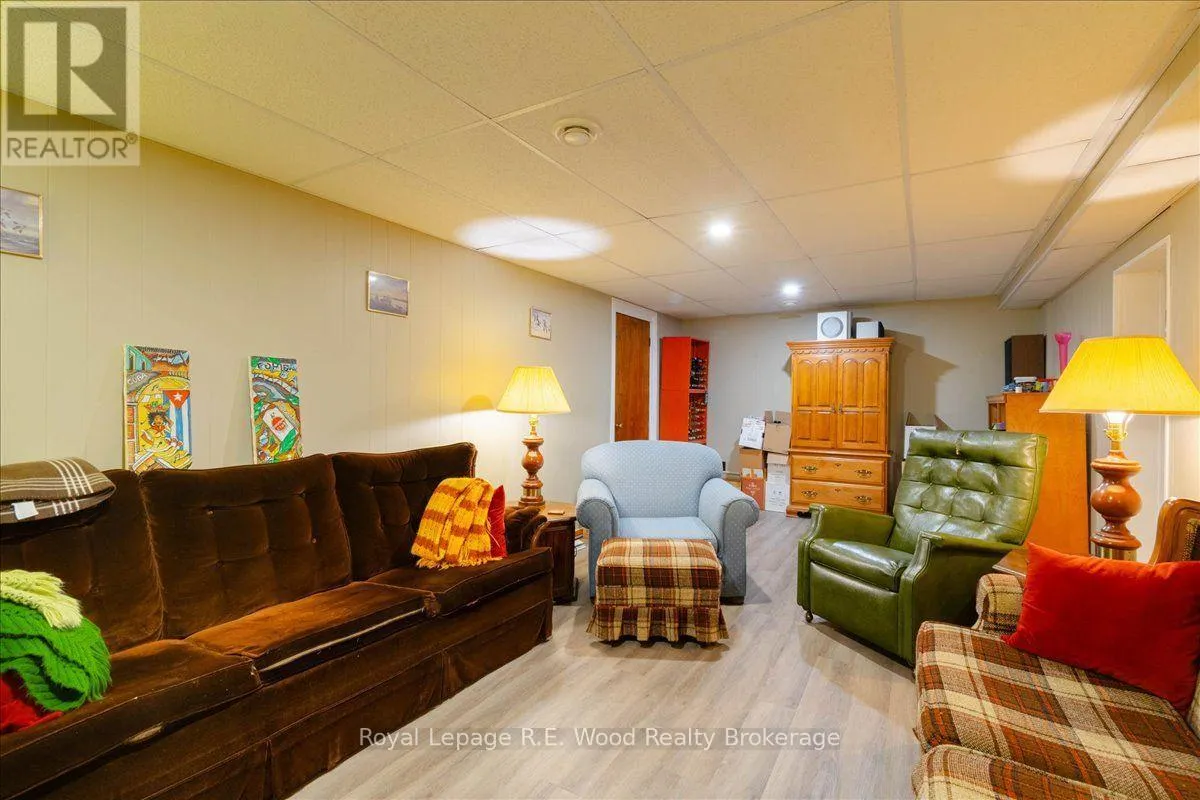 24 PARKDALE AVENUE