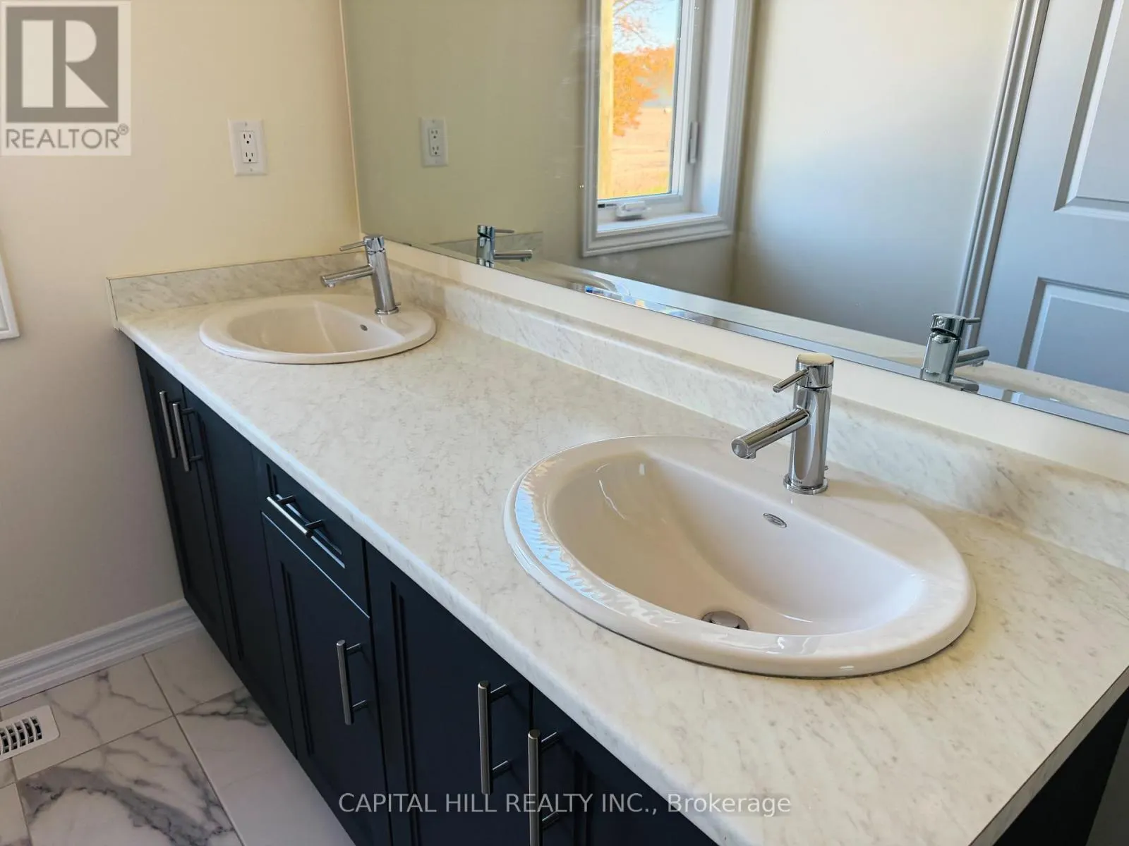1104 PERIWINKLE CRESCENT