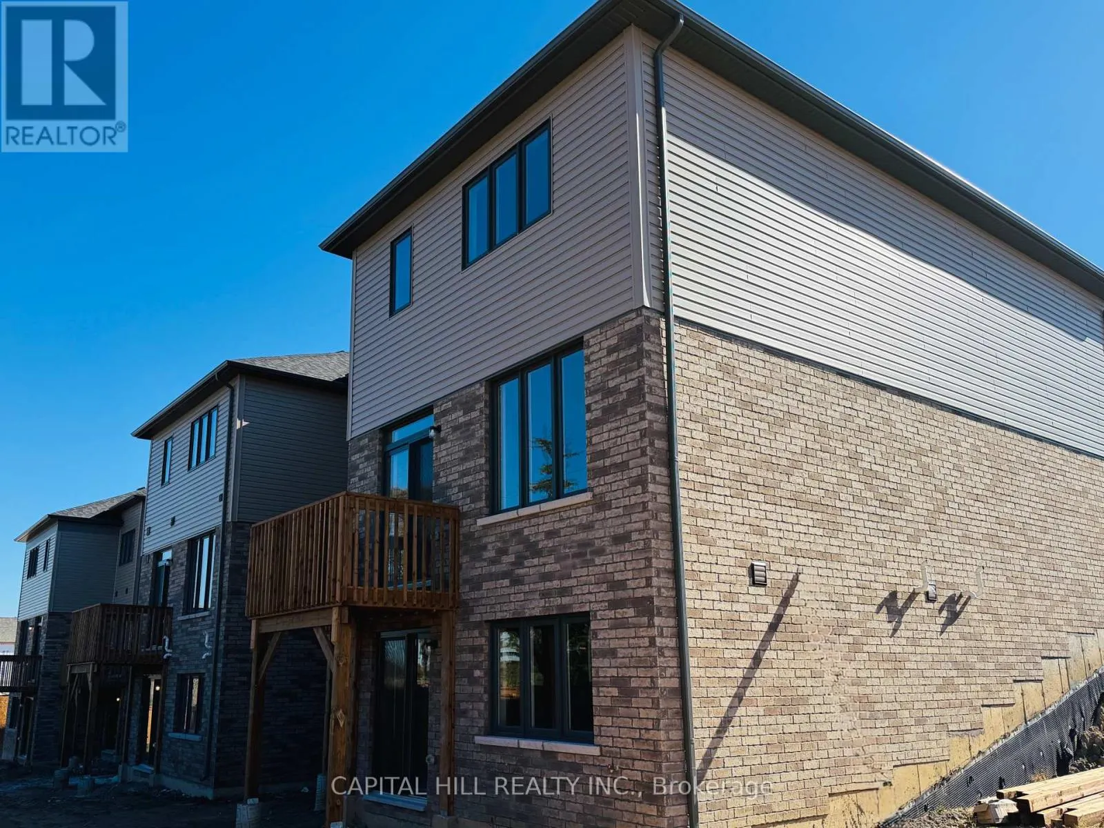 1104 PERIWINKLE CRESCENT