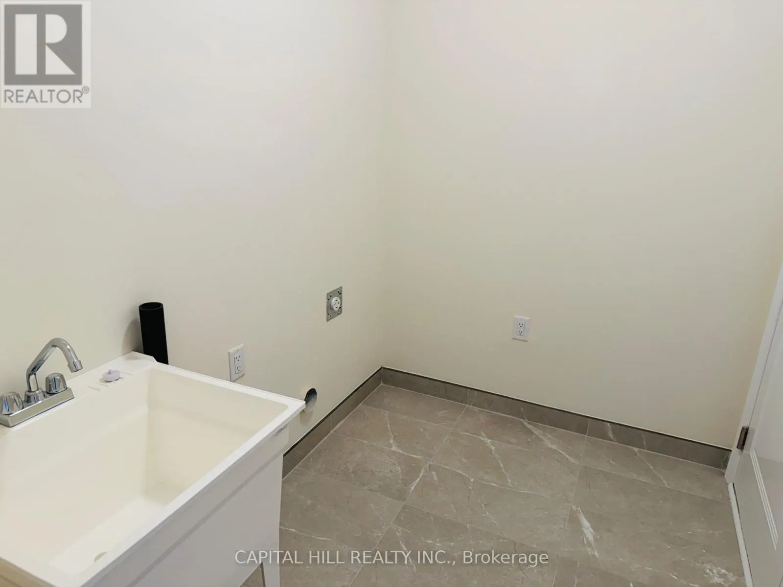 1104 PERIWINKLE CRESCENT