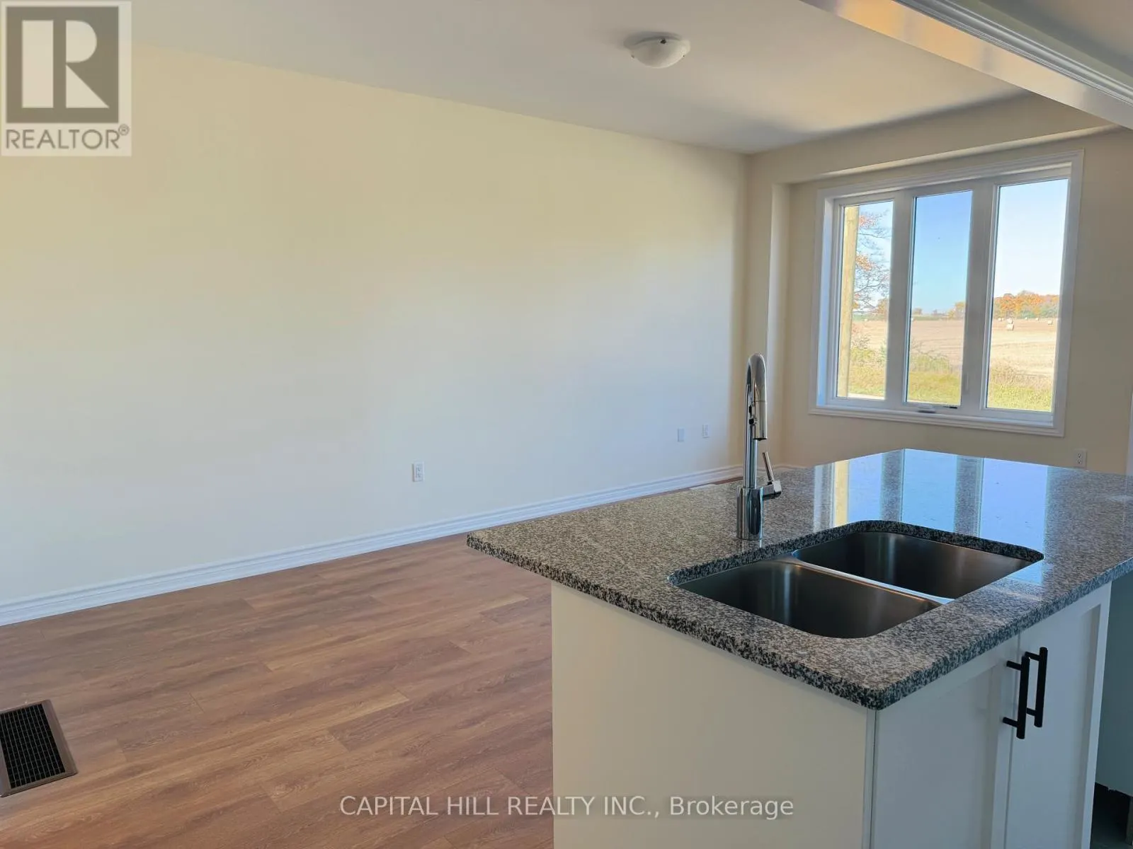 1104 PERIWINKLE CRESCENT