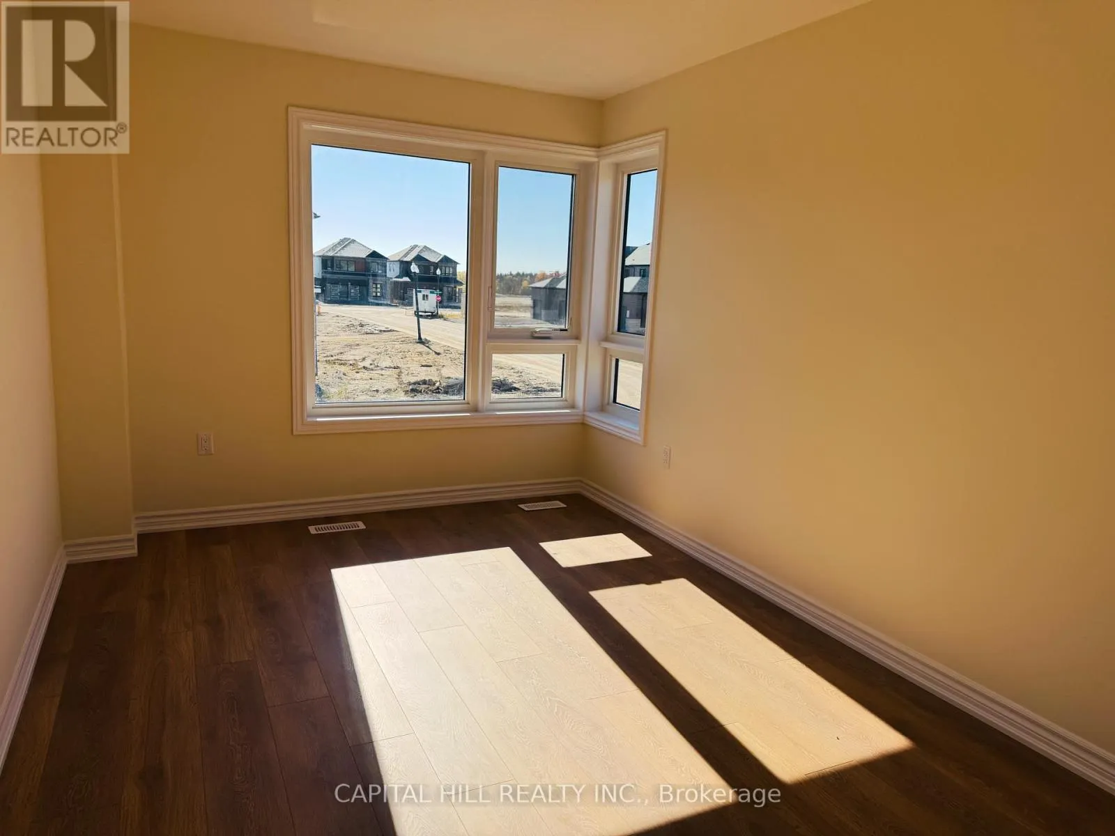 1104 PERIWINKLE CRESCENT